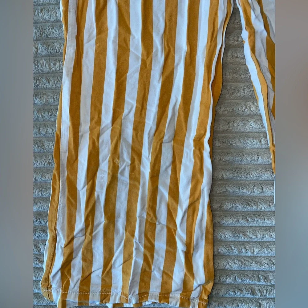 🌞 Bold & Breezy Carter’s Striped Pants - Size 6/6X 🌈